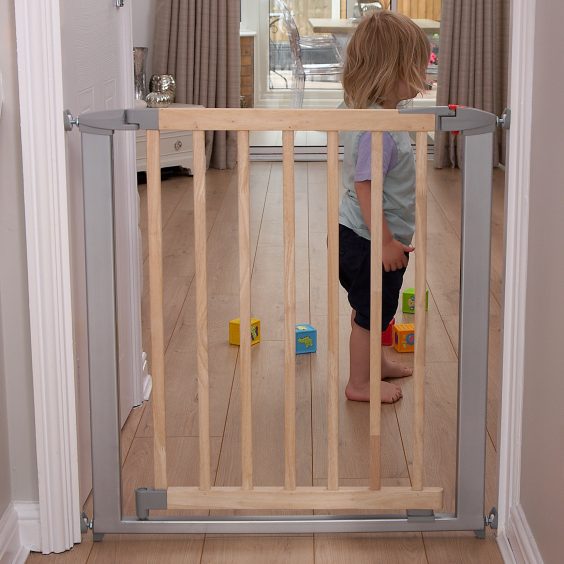 Clippasafe Swing Shut Extendable Gate (Wood and Metal)