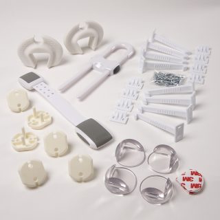 No 90 3 EU 22 Piece Home Safety Starter Pack Contents